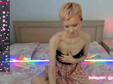 girl
        everibudi cam image #733201