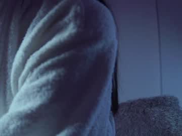 girl
        mystikei cam image #1386987