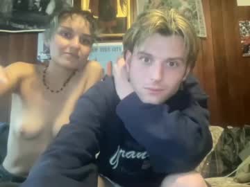 couple
        oliversidney cam image #4753317