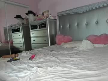 girl
        mariahpinkkitty cam image #1183421