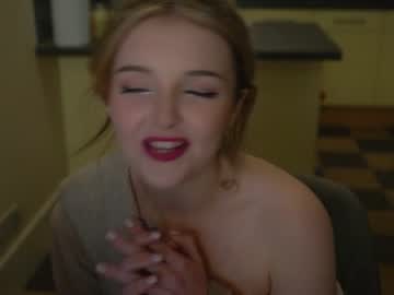 girl
        lucydelovely cam image #493779