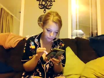couple Sex Cam Girls Roleplay For Viewers On Chaturbate with fall_flowers