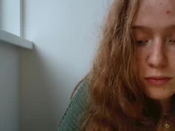 girl
        bonniecain cam image #2523738