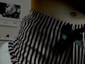 girl
        harpi_cruz cam image #2554774