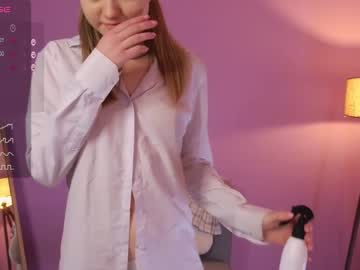 girl
        alisia_spinnet cam image #3082522