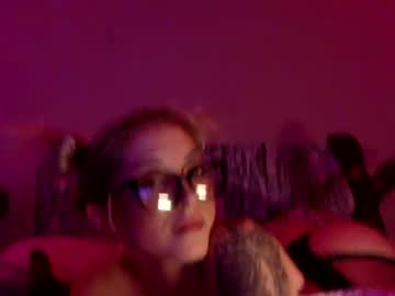 girl
        riannanrose cam image #4596541