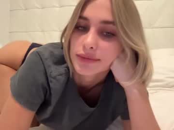 girl
        cameronblaire cam image #2720868