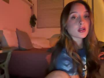girl
        alex499990 cam image #4308874