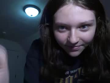 girl
        astridbaker69 cam image #3361728