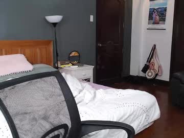 girl
        skytime96 cam image #6700951