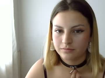 girl
        bellafor cam image #2711246
