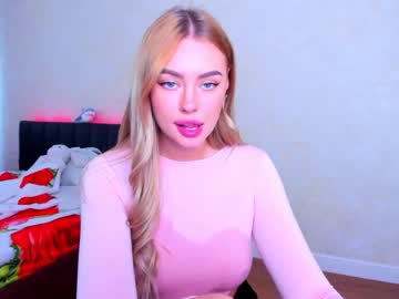 girl
        8a8y_nura cam image #812015