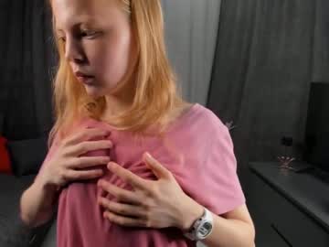 girl
        lorettacodd cam image #4614081