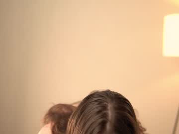 girl
        winniewest_ cam image #1410154