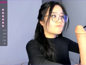 girl
        haya_won cam image #1229374
