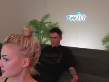 couple
        milly____ cam image #6023346