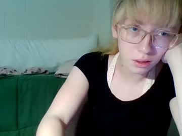 girl
        blonde_katie cam image #2972758
