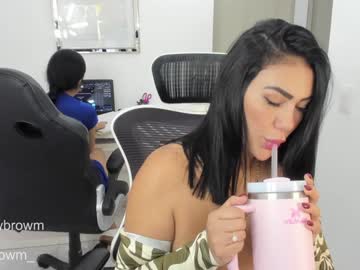 couple
        emillybrowm cam image #4512845