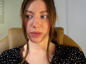girl
        ronny_ponny cam image #1203687