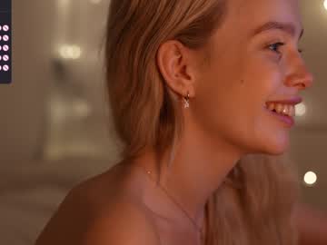 girl
        mother__of__dragons cam image #4329299