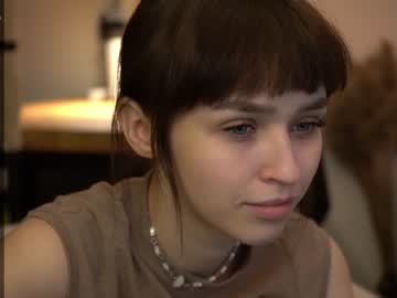girl
        diruriru cam image #3615189