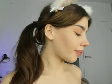 girl
        jenie_fire cam image #4841606