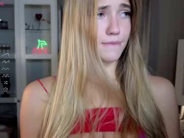 girl
        cute_fox_girl cam image #5014659