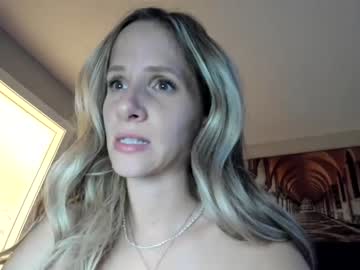 girl
        luxlovely111 cam image #2333039