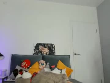 girl
        jenie_fire cam image #4800696