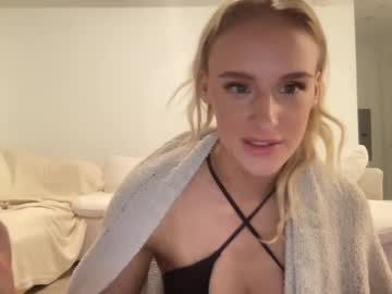 girl
        summerolsenn cam image #6857729