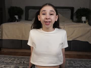 girl
        zarascarlett cam image #5883264