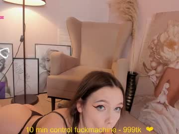 girl
        lana_lee_ cam image #1481203