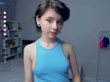 girl
        darellebodge cam image #3425098