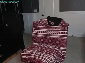 girl
        lucy_gooosey cam image #2132942