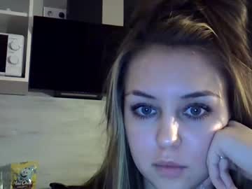 girl
        starshinex cam image #3538698