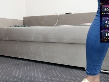 girl
        carmela_fox cam image #5916195