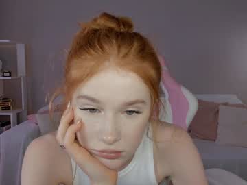 girl
        leahsthetics cam image #6879785