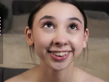 girl
        zarascarlett cam image #5940576