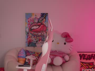 girl
        bunnydollstella cam image #6599118