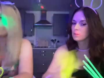 girl
        skylamayx cam image #2532543