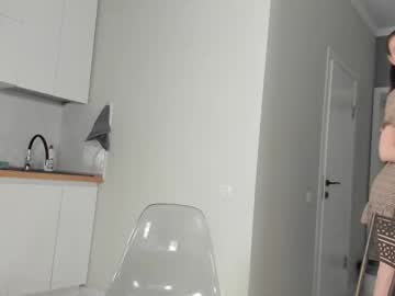 girl
        emma_flin cam image #6631501
