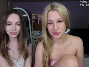 girl
        hailey_would cam image #3775903