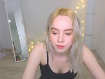 girl
        judy_luss cam image #691267