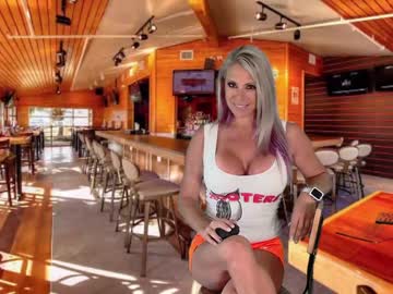 girl
        wildwifebarbie cam image #2050059