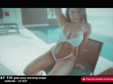 girl
        rougeoud cam image #2879527