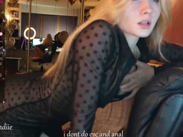 girl
        bestblondiiecb cam image #1123470