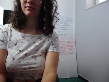 girl
        yourcrazyneightbor cam image #21198