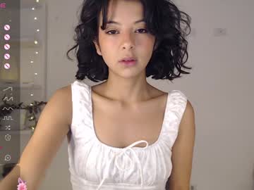 girl
        babby_girl_ cam image #4869121