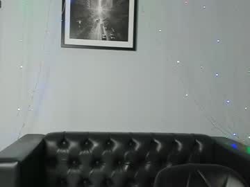 girl
        alicefert cam image #2281144