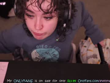 girl
        evelynpiers cam image #1106202